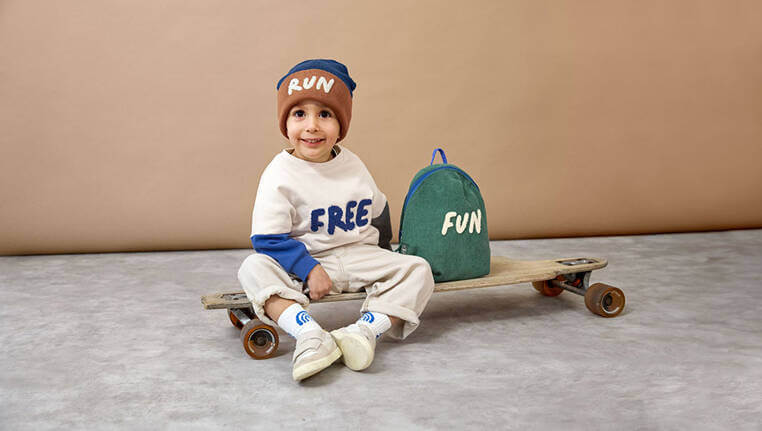 Bluza z bawełny organicznej GOTS Little Gang Free milky / Lassig
