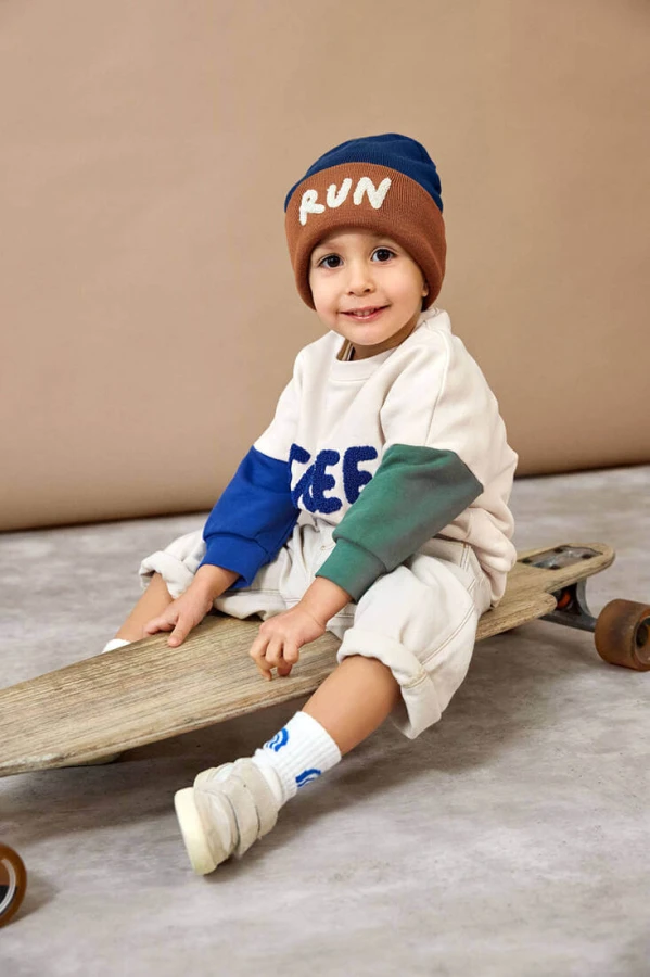 Bluza z bawełny organicznej GOTS Little Gang Free milky / Lassig