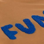 Bluza z kapturem z bawełny organicznej GOTS Little Gang Fun caramel / Lassig