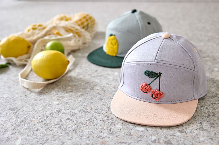 Czapka z daszkiem dziecięca Little Gang Cherry - lilac peach / Lassig