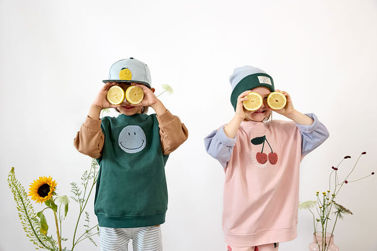 Czapka z daszkiem dziecięca Little Gang Lemon - light blue, dark green / Lassig