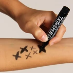Zmywalny marker do ciała i twarzy dla dzieci Tattoopen 2,5 g - Czarny / Nailmatic