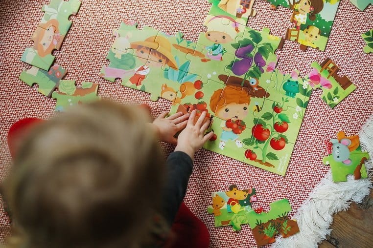 Puzzle w walizce Ogród 36 elementów 4+ / Janod