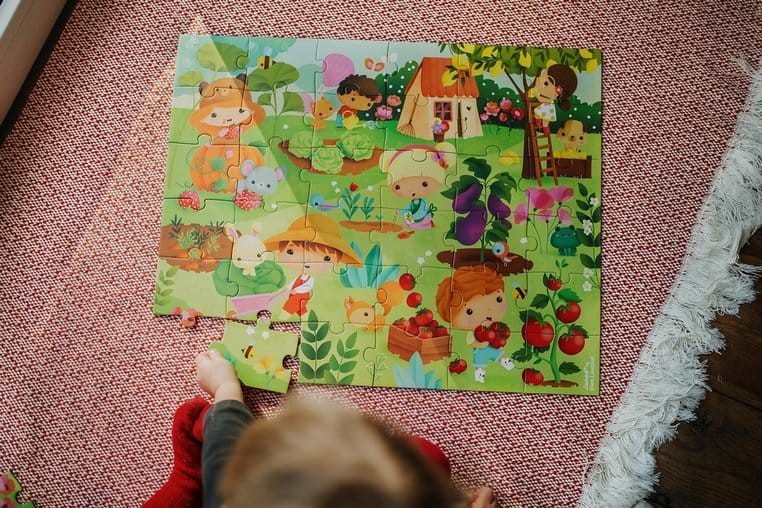 Puzzle w walizce Ogród 36 elementów 4+ / Janod