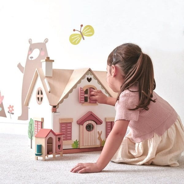Drewniany dwupiętrowy domek dla lalek z wyposażeniem / Tender Leaf Toys