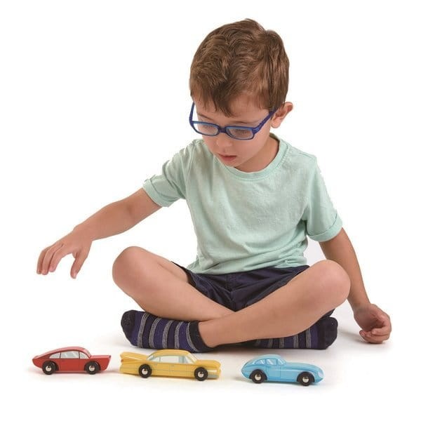 pol_pl_Drewniane-samochody-retro-3-sztuki-Tender-Leaf-Toys-1043_3.jpg