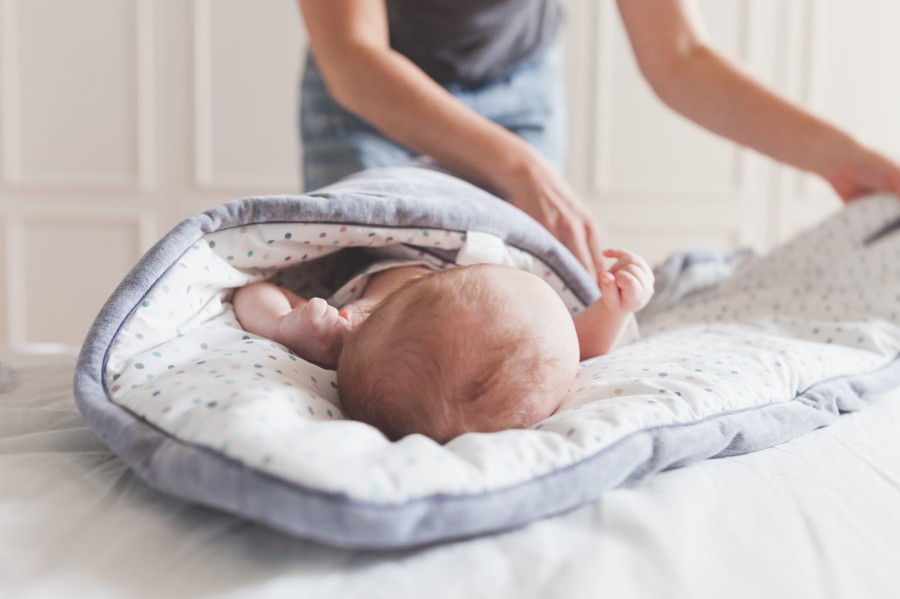 Rożek DOTS WHITE & SZARY WELUR 3w1 z pieluszką muślinową / Pink no More