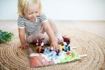 Mini - przytulanki rodzina krówek z rozkładaną matą Krówka Rosalie 2 lata+ / Lilliputiens