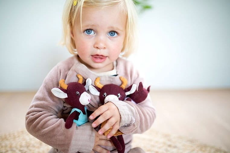 Mini - przytulanki rodzina krówek z rozkładaną matą Krówka Rosalie 2 lata+ / Lilliputiens
