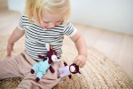 Mini - przytulanki rodzina krówek z rozkładaną matą Krówka Rosalie 2 lata+ / Lilliputiens