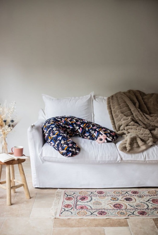 Ergonomiczna poduszka rogal dla kobiet w ciąży i karmiących Big Flopsy Printed jersey Howell / Red Castle