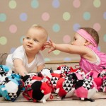 Piłeczka czerwona grzechotka / Mom's Care