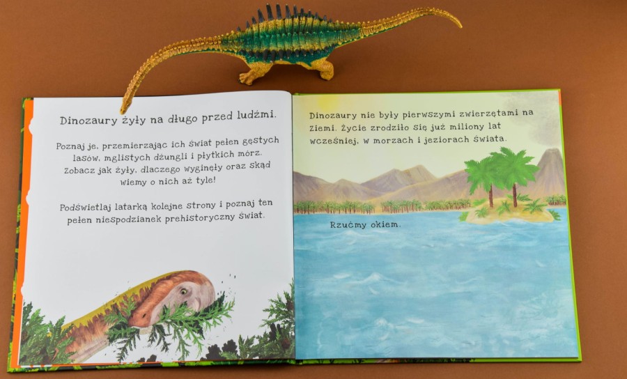 Dinozaury. Podświetl i Odkryj / Wydawnictwo Api Papi