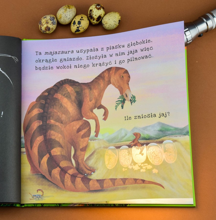 Dinozaury. Podświetl i Odkryj / Wydawnictwo Api Papi