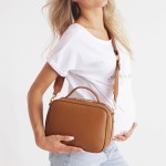 Torebka crossbody i organizer do wózka 2w1 VERA caramel / Joissy
