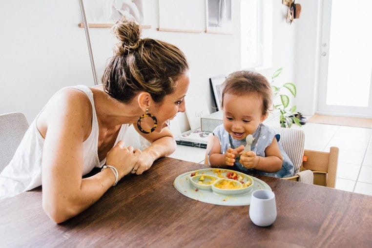 Silikonowa łyżeczka Tiny Spoon 2 szt. pastelowa zieleń / EZPZ