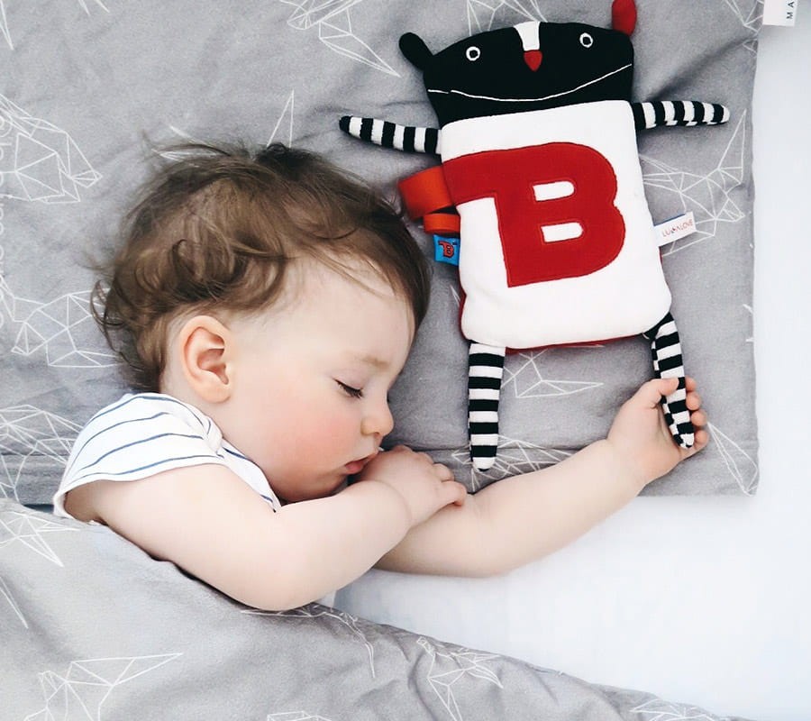 Super Zabawka MrB - przytulanka/termofor na kolkę, kontrastowe kolory / Lullalove