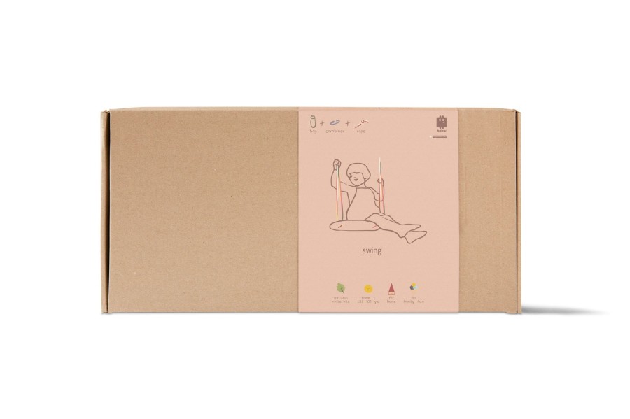 Drewniana huśtawka na kolorowych sznurkach / Babai