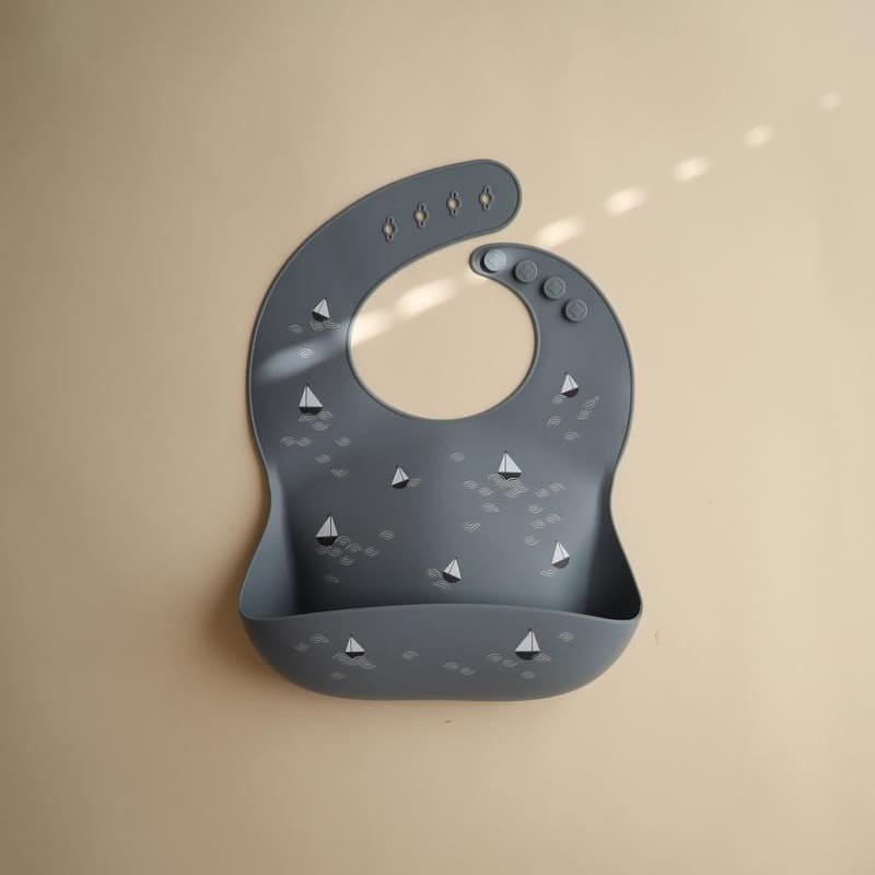 Śliniak silikonowy Boats / Mushie