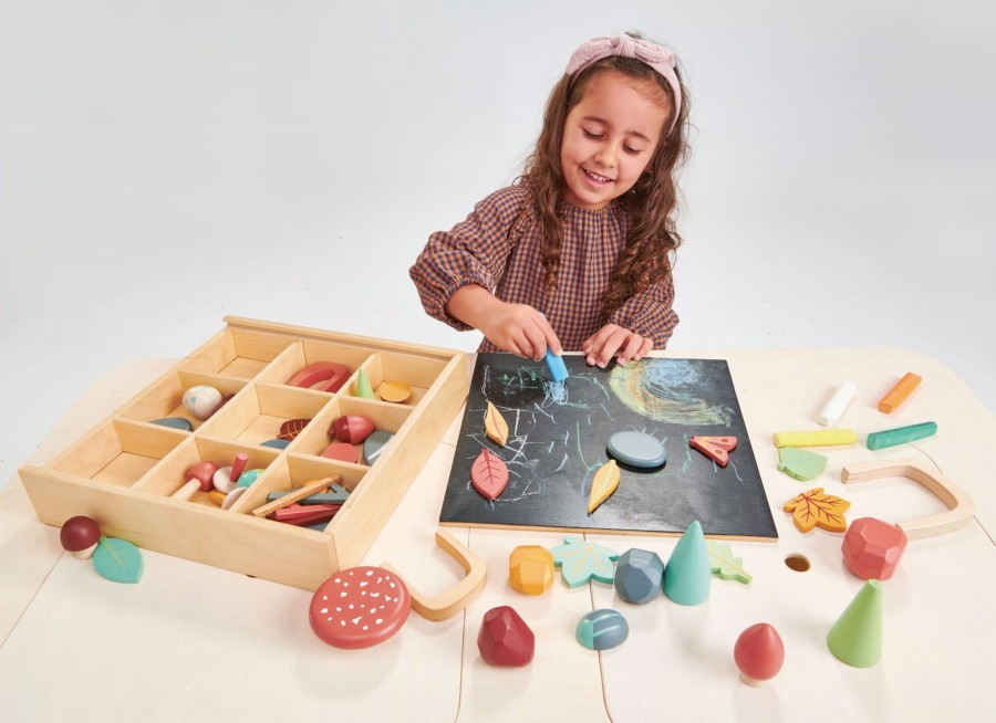 Tender-Leaf-Toys---drewniana-skrzynka-kreatywna---lesne-skarby-2.jpg
