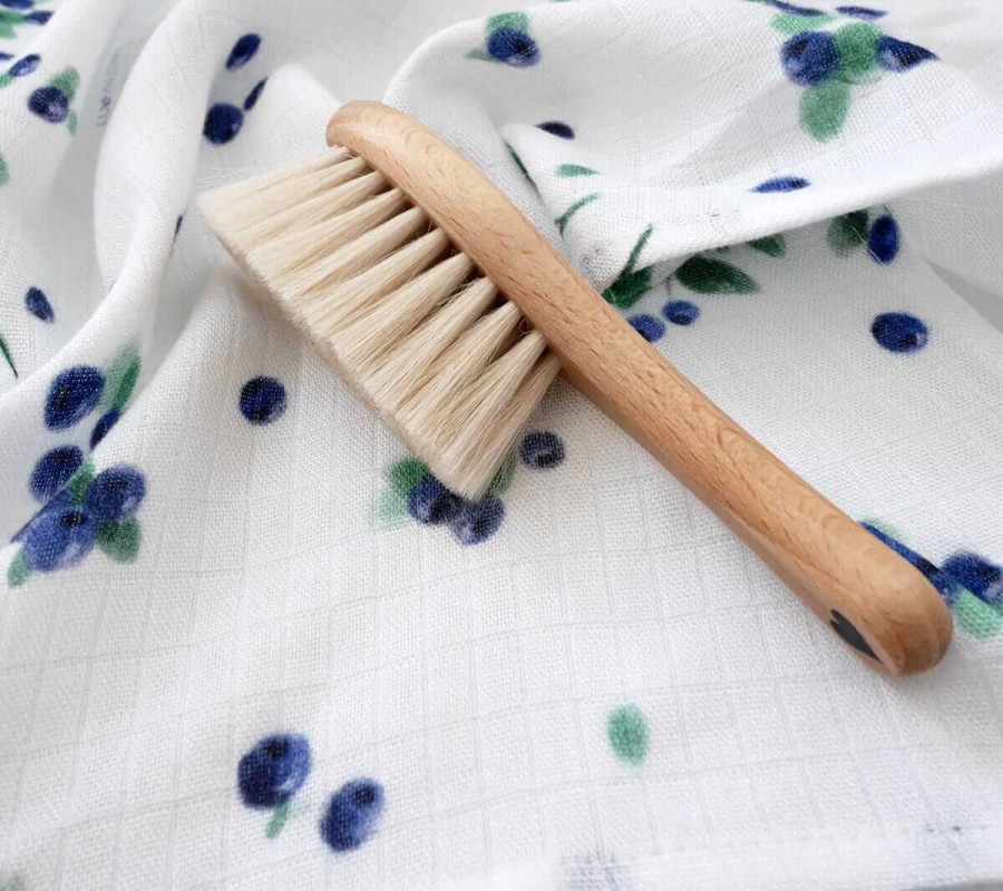 Miękka szczotka z koziego włosia z myjką muślinową Jagódki / Lullalove