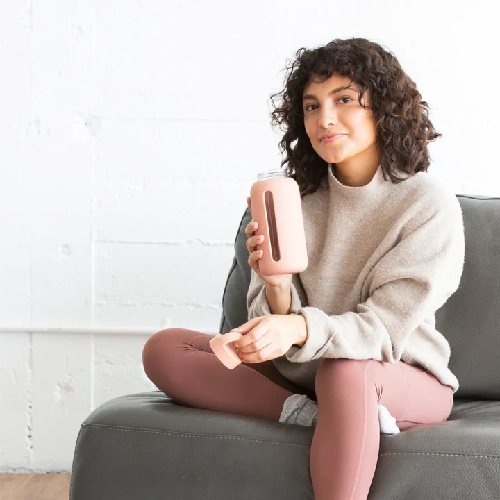 Szklana butelka do monitorowania dziennego nawodnienia Day Bottle - ROSE / BINK