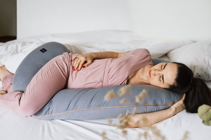 poduszka-ciazowa-organic-kolor-szalwia (8).jpg