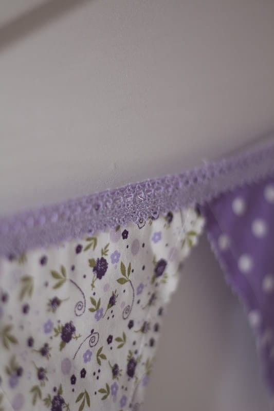 Girlanda na łóżeczko, do pokoiku Lawendowa łąka / Pchły na noc