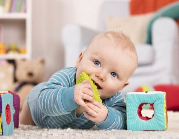 Block Party – klocki materiałowe z sorterami / B.Toys