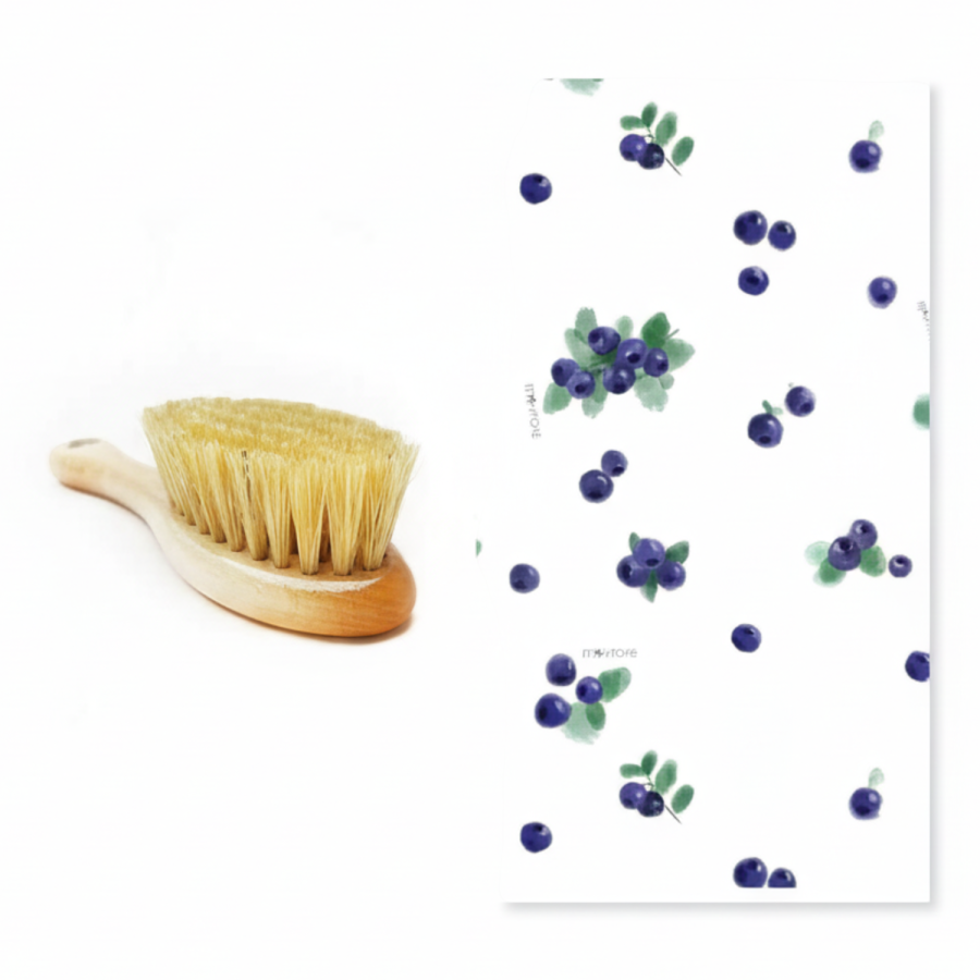 Szczotka na ciemieniuchę z myjką Jagódki / Lullalove