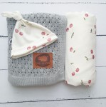 Czapka WISIENKI & BIAŁY 0-3 miesiące DWUPAK / PINK NO MORE