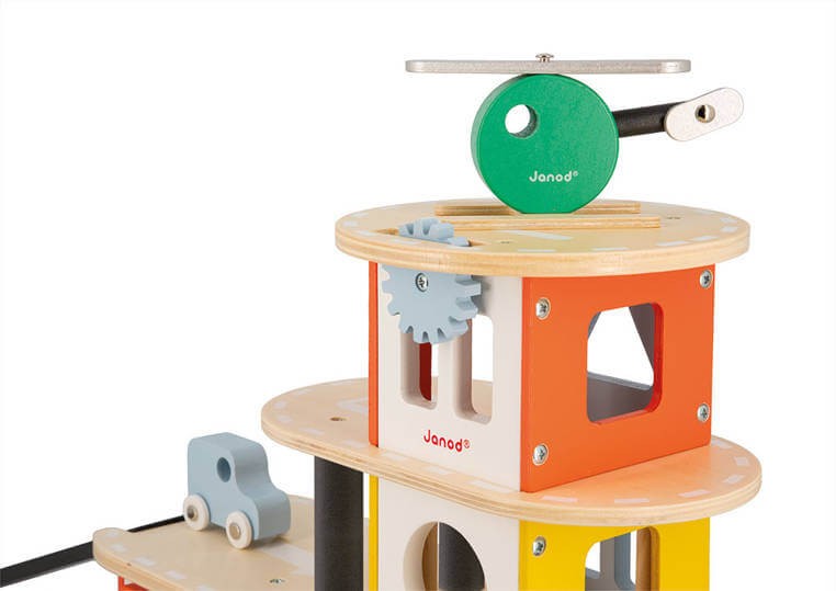 Drewniany garaż piętrowy z 4 akcesoriami Bolid 2+ / Janod