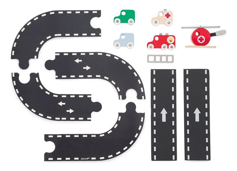 Drewniana remiza strażacka z 5 akcesoriami Bolid 2+ / Janod