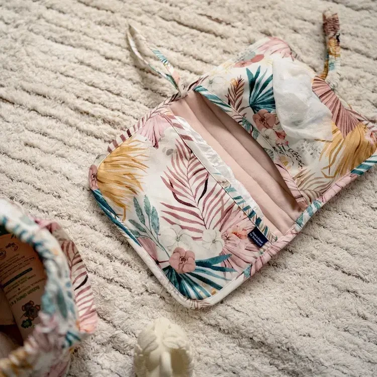 Pikowany organizer na pieluchy - BOHO PALMS LIGHT, POWDER PINK / La Millou