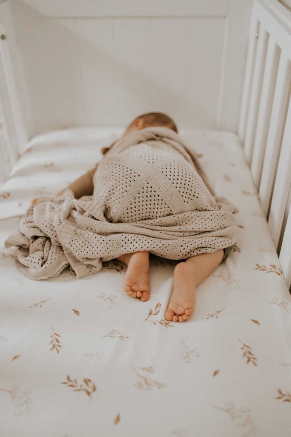 Prześcieradło do łóżeczka We care Bohemian Botanic / Sleepee