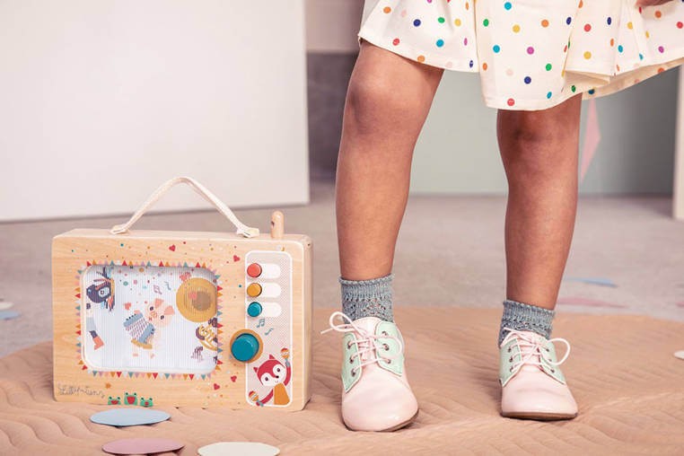 Drewniana animowana pozytywka Telewizor 10 m+ / Lilliputiens