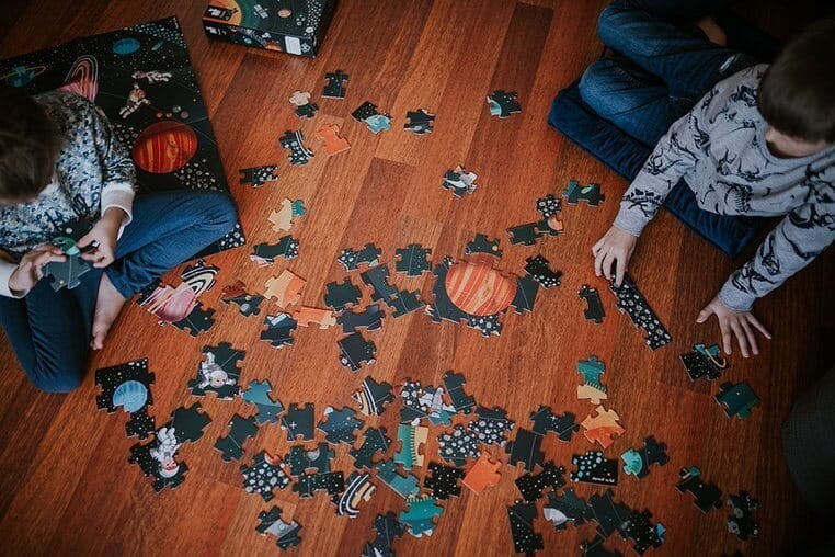 Puzzle edukacyjne Układ słoneczny 100 elementów 5+ / Janod J02678