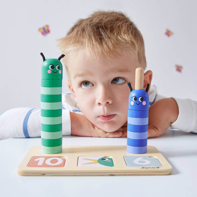 Drewniana układanka matematyczna - Komponowanie i porównywanie liczb 3+ / Janod  J05085