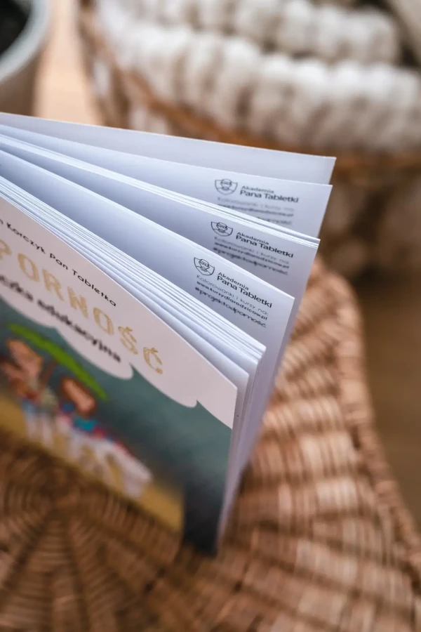 “Kolorowe ziółka” – książeczka edukacyjna dla dzieci / Pan Tabletka