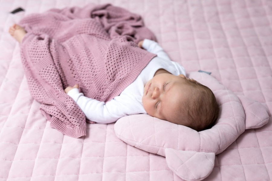 Poduszka z wgłębieniem na główkę Royal Baby Pink / Sleepee