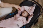 Letni muślinowy kocyk do fotelika - rose / Sleepee
