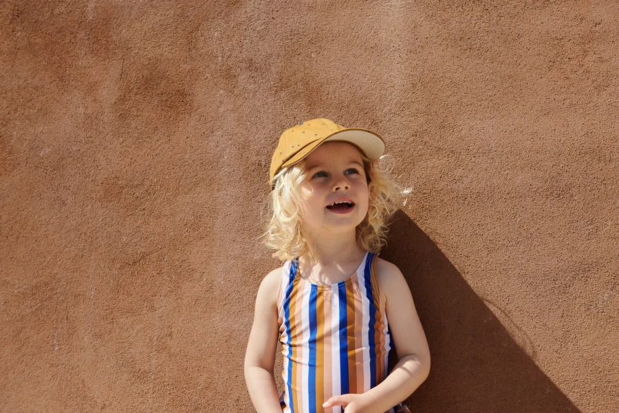 Jednoczęściowy kostium kąpielowy z falbanką Amara - Stripe: Light lavender multi mix / Liewood