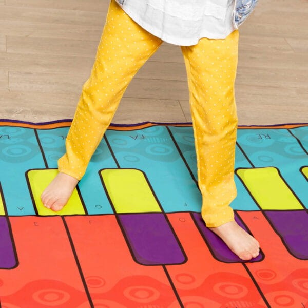 Boogie Woogie Mat: mata muzyczna - pianino podłogowe do tańca i miksowania muzyki / B.Toys
