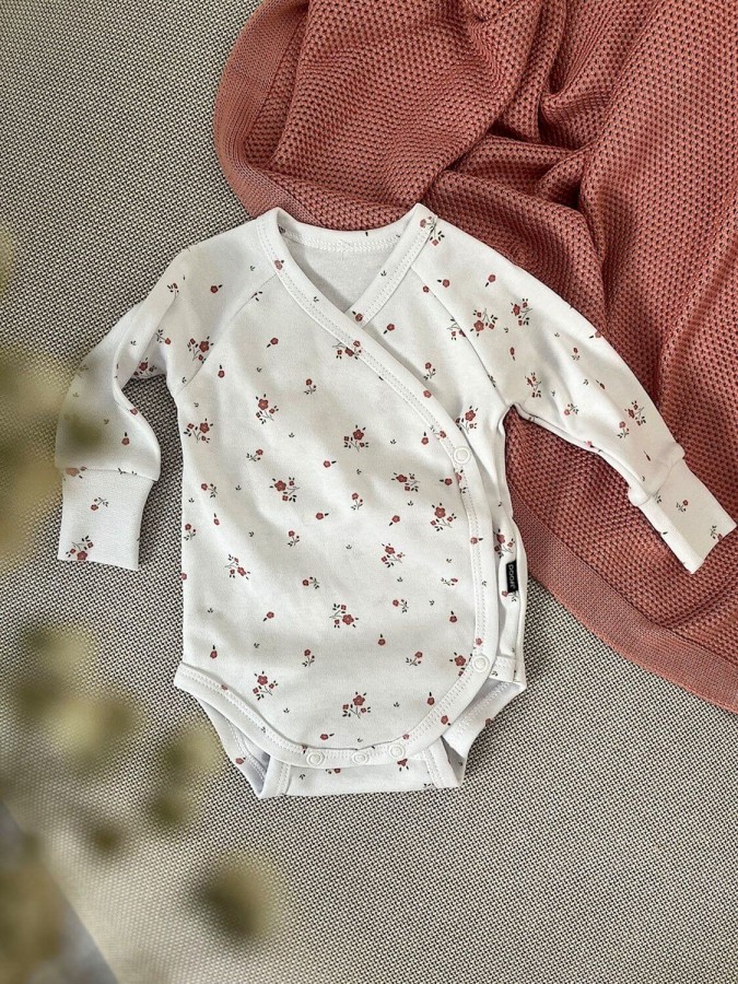 Body z długim rękawem - malinowe kwiaty / POOFI