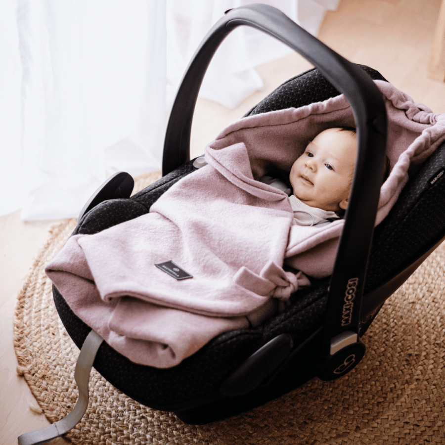 Otulacz do fotelika i gondoli z wełny merino - czarny / Beztroska