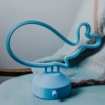 Przenośna lampka do pokoju dziecka - Wieloryb Płetwuś / Dream ON