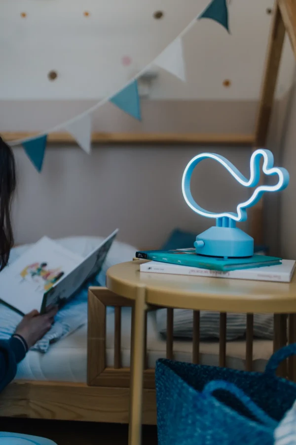 Przenośna lampka do pokoju dziecka - Wieloryb Płetwuś / Dream ON