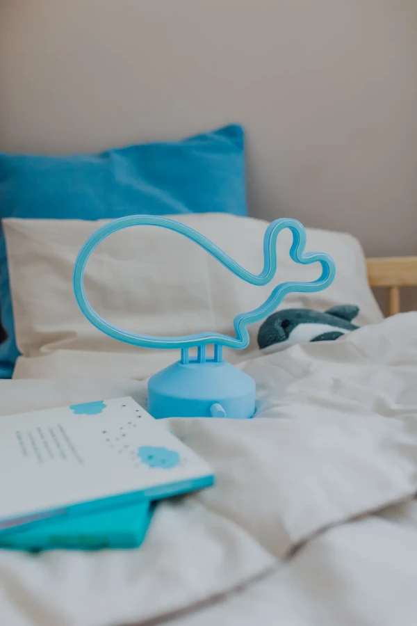 Przenośna lampka do pokoju dziecka - Wieloryb Płetwuś / Dream ON