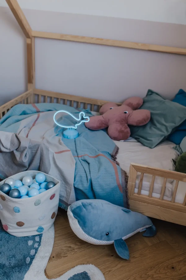 Przenośna lampka do pokoju dziecka - Wieloryb Płetwuś / Dream ON