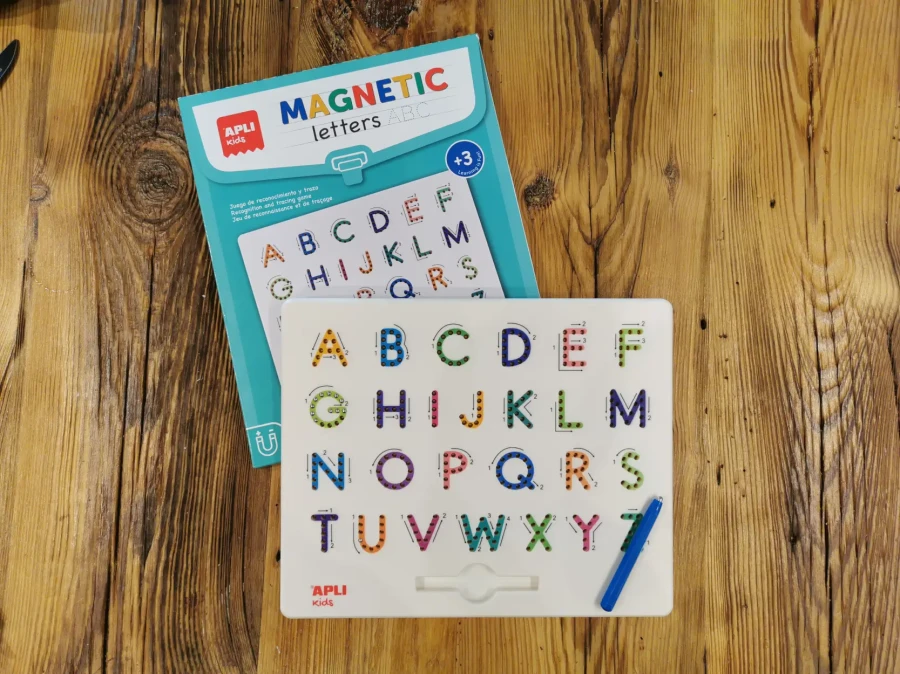 Magnetyczna tablica - Litery ABC / Apli Kids